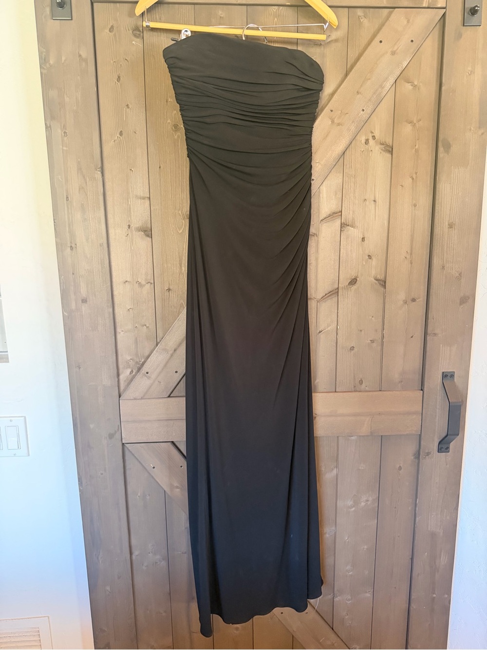 Kay Unger Strapless Black Ruched Evening Gown - Picture 2 of 10